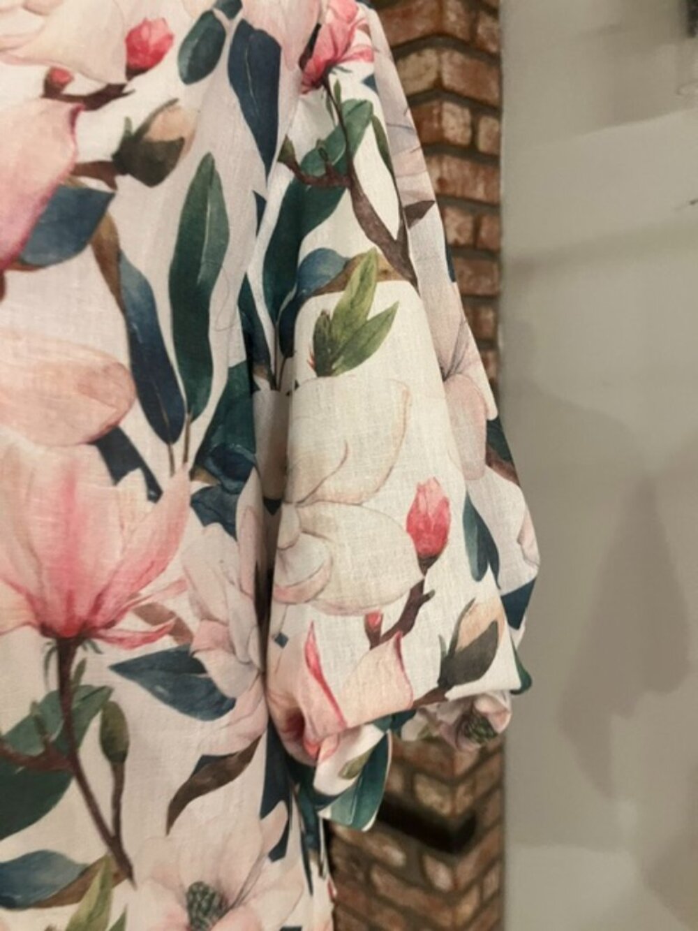 Gigio NWOT ptp 22 Magnolia Floral Print Linen-Blend Blouse